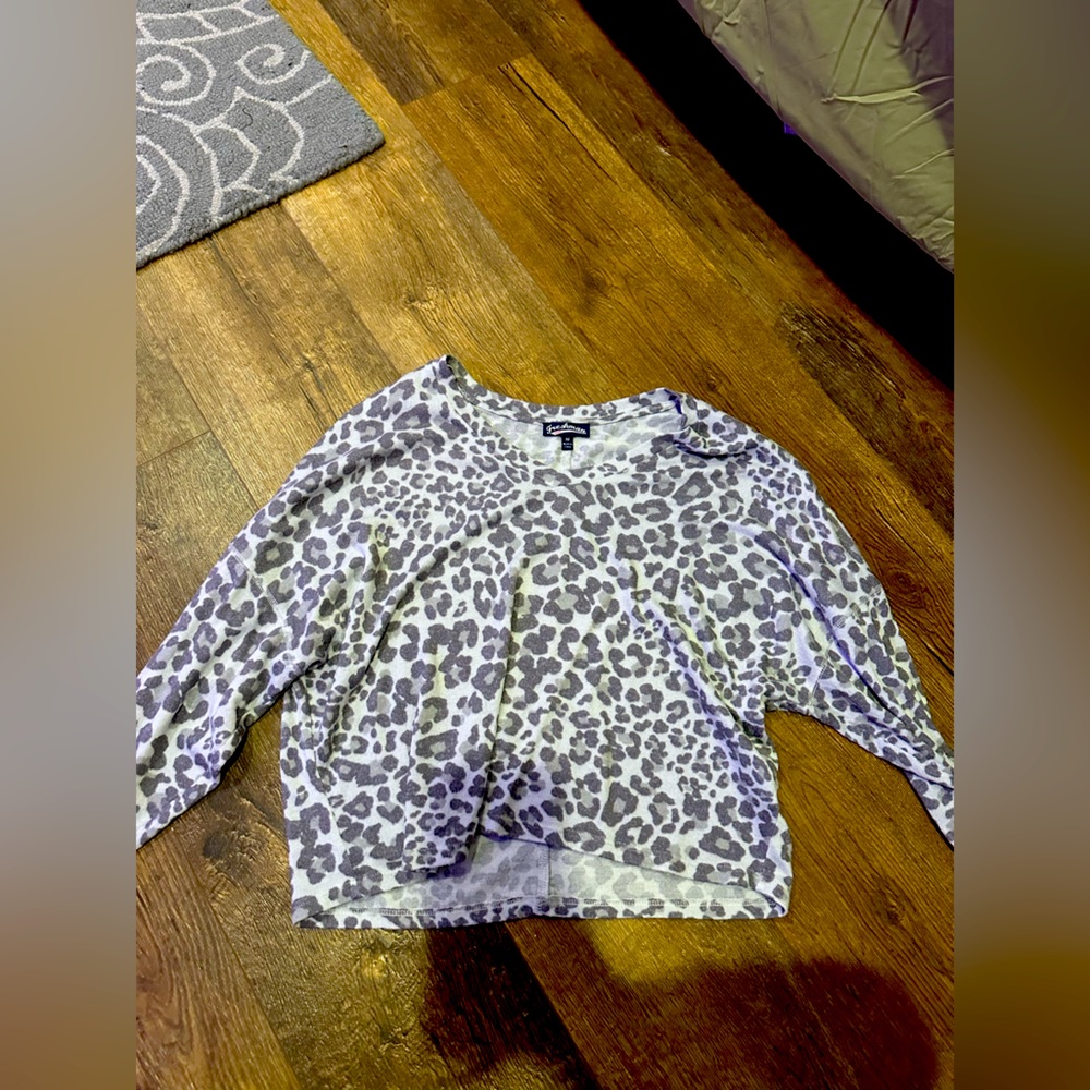 Grey leopard print long sleeve cashmere tee from Freshman.